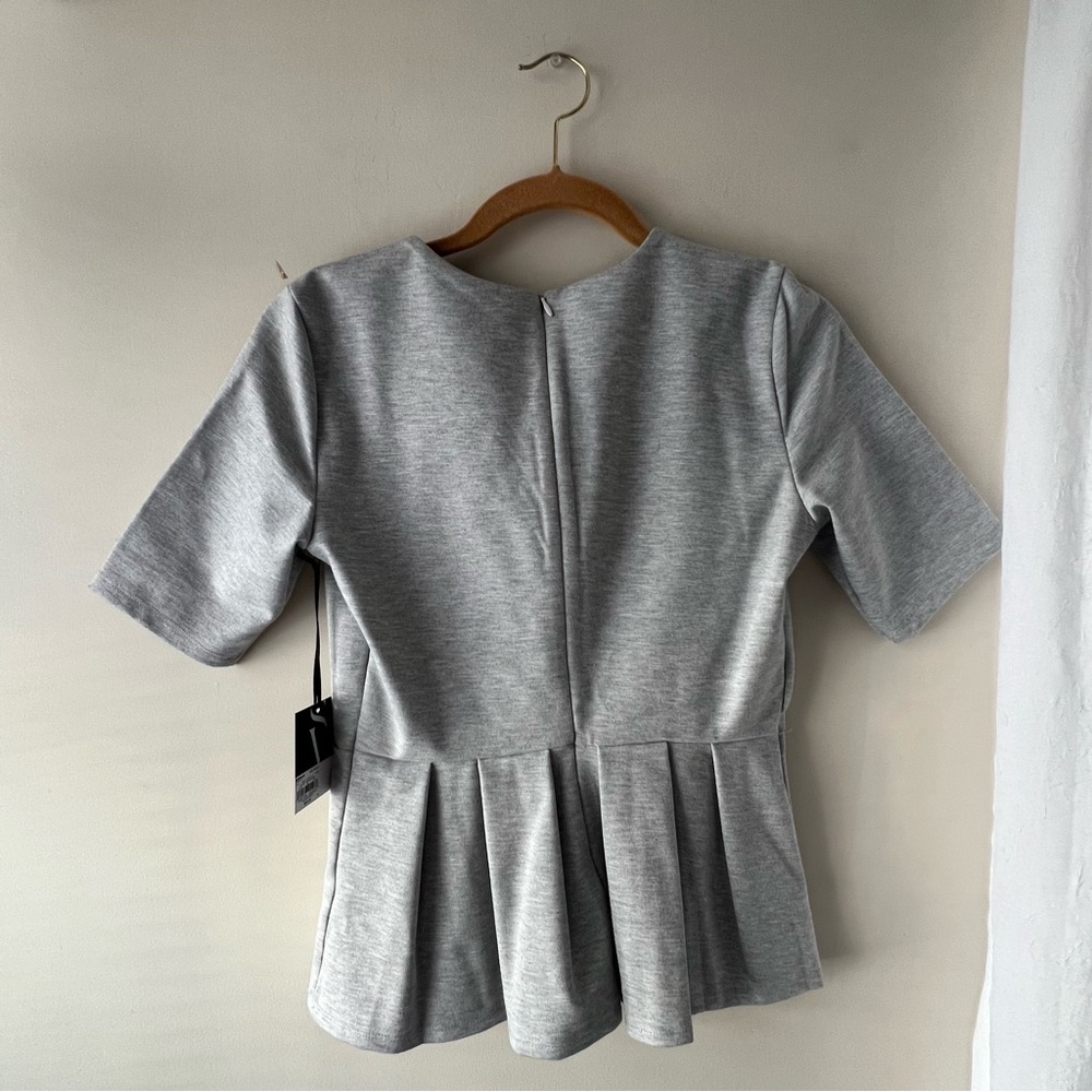 Grey top - Picture 4 of 4